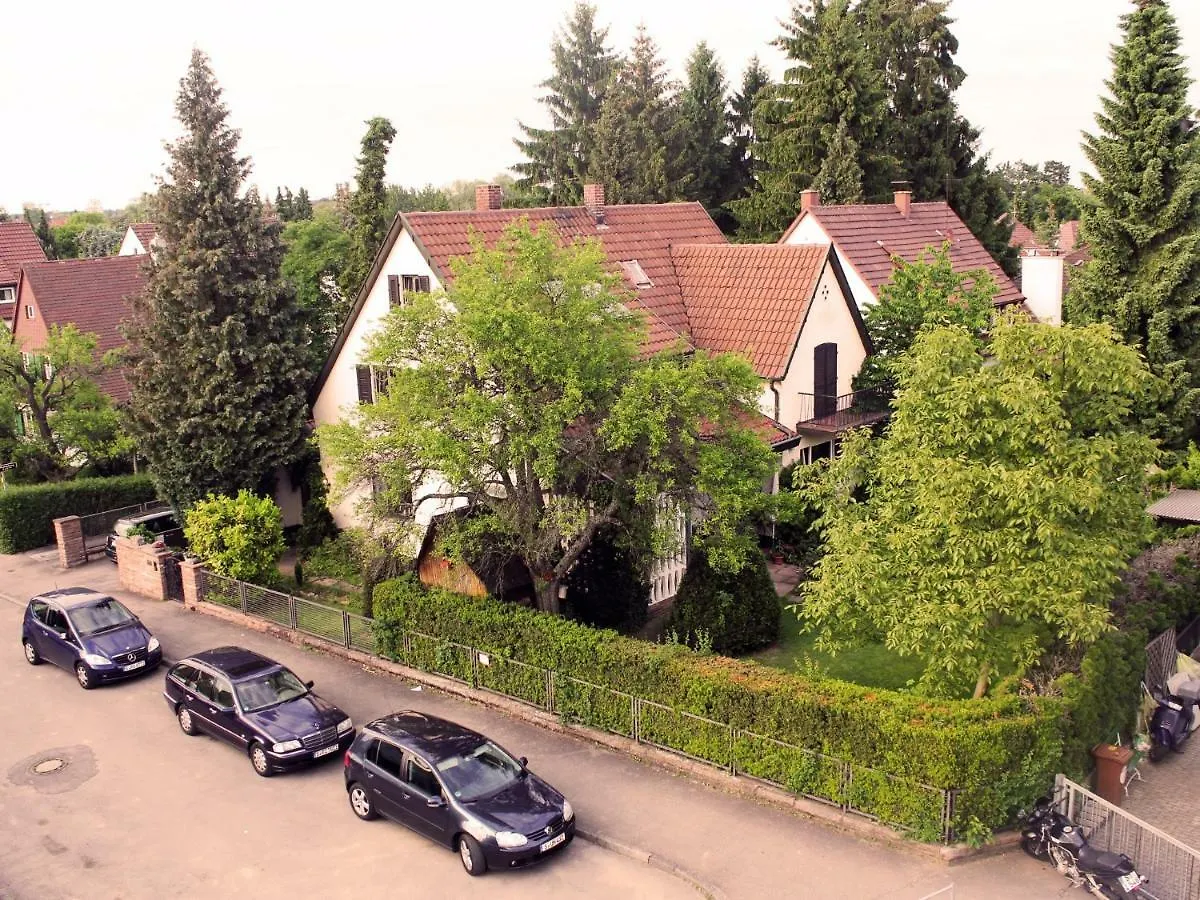Optimale Lage In Stuttgart-Vaihingen: Einfache Wohnung Im Souterrain location